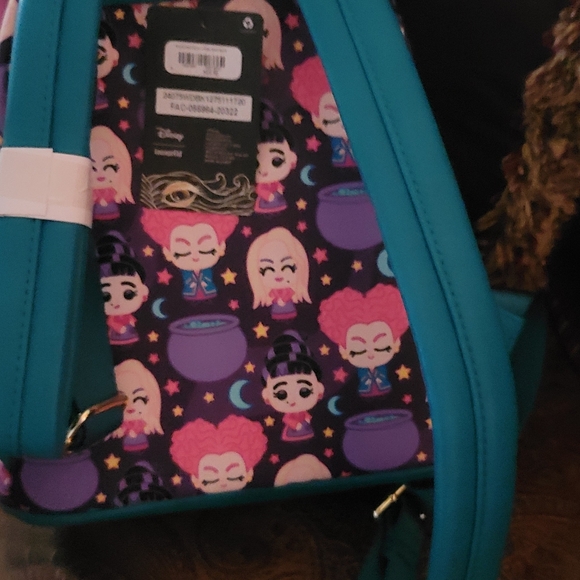 Hocus pocus Loungefly NWT - Picture 2 of 5
